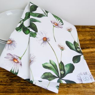 Jak může jedna pitomá utěrka udělat změnu? Může🤓 Ikdyž nemáte kuchyň jako z katalogu. Právě doplňky zmůžou dost. A co...